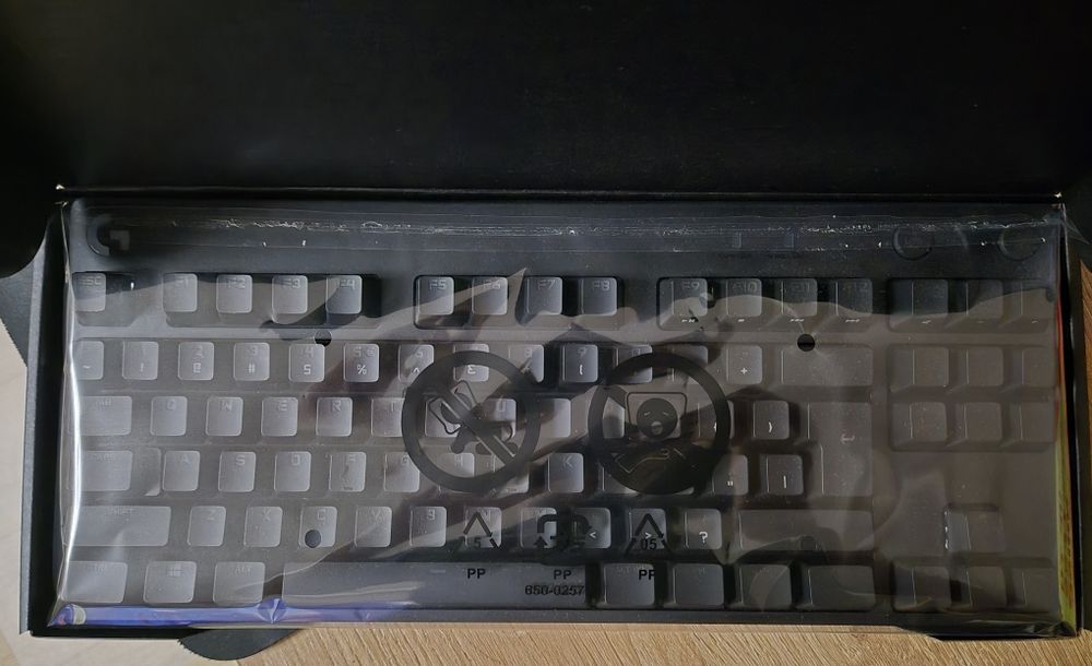 Logitech G Pro TKL геймърска клавиатура