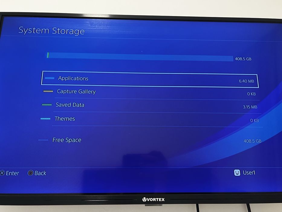 PS4 Slim 500 Gb + 4 jocuri + 1 manetă Stare Excelenta