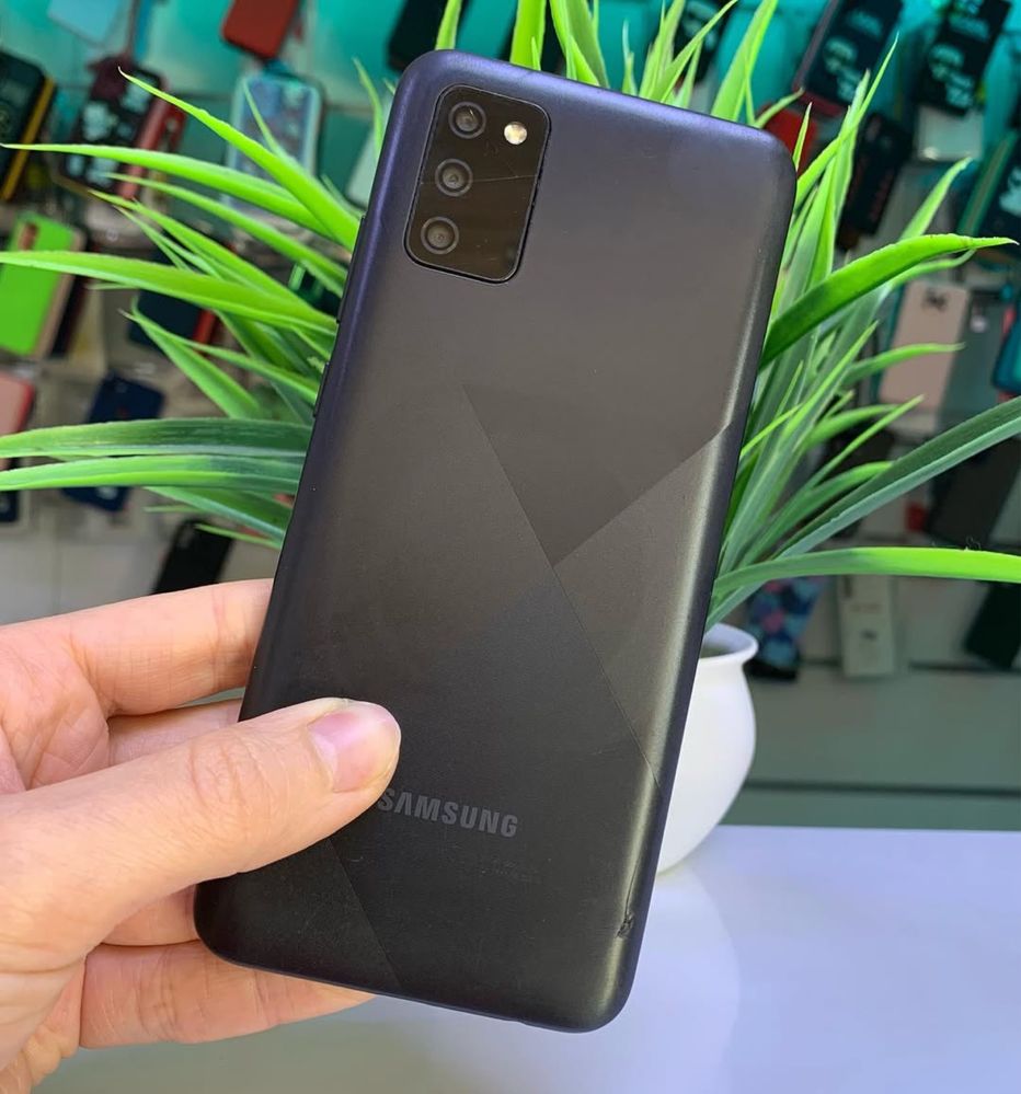 Samsung tel ideal srochni sotiladi