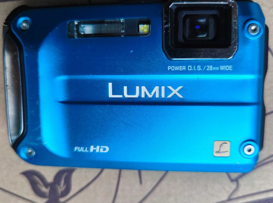 URGENT Camera foto subacvatica 12m Panasonic FT3 12MP/FHD zoom4x LEICA