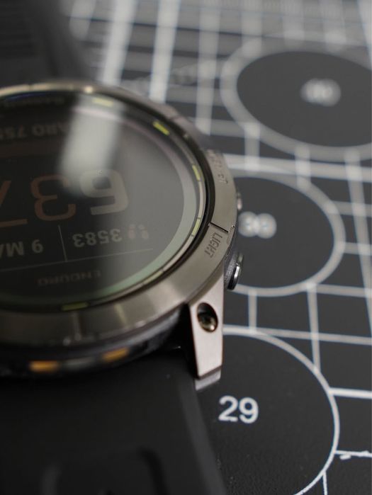 Garmin Enduro 2 в идеальном состоянии