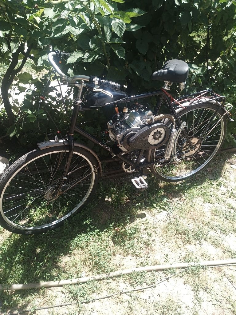Bicicleta cu motor nou in  4 timpi  viteza 75 _80 max