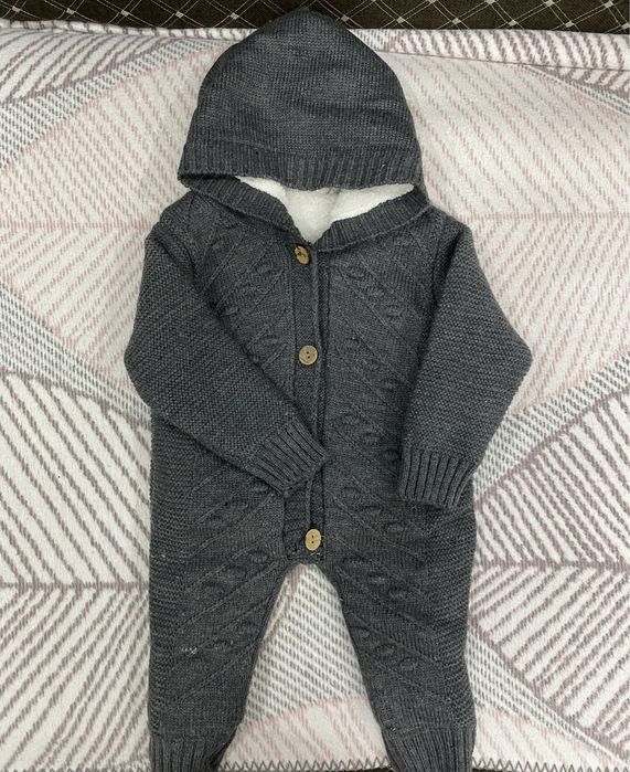 Детский вязанный комбинезон