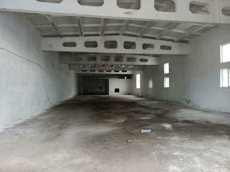 Здравствуйте срочно продаю земля с помещением