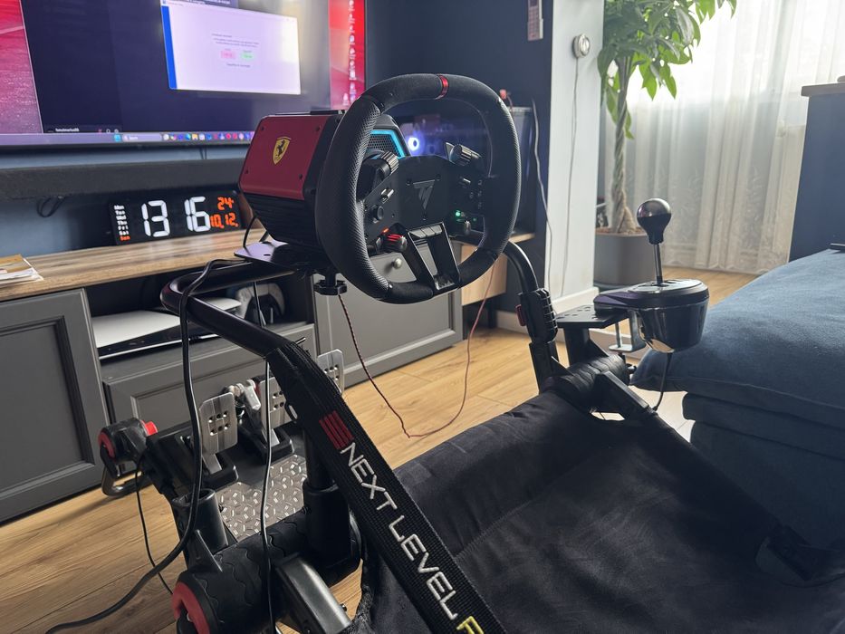 Volan Thrustmaster T818 Ferrari cu pedale T-LCM si schimbator TH8A