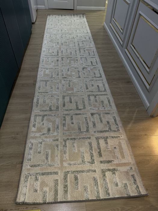 Коврик  в хорошем состоянии,после стрики,размер 1/4