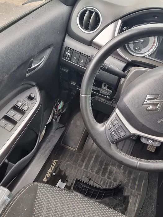 Dezmembrez Dezmembrari Suzuki Vitara 4 facelift   motor 1.0 benzina cutie de viteze 4x4 grup cardan diferential jante r17 bara fata