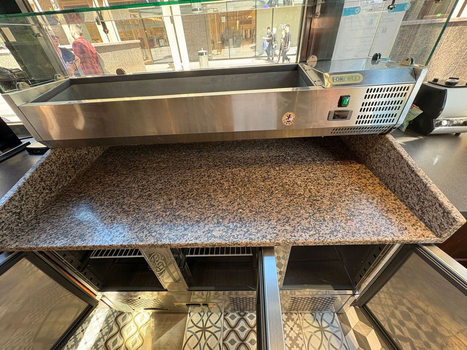 Masa rece preparare pizza+ vitrina ingrediente