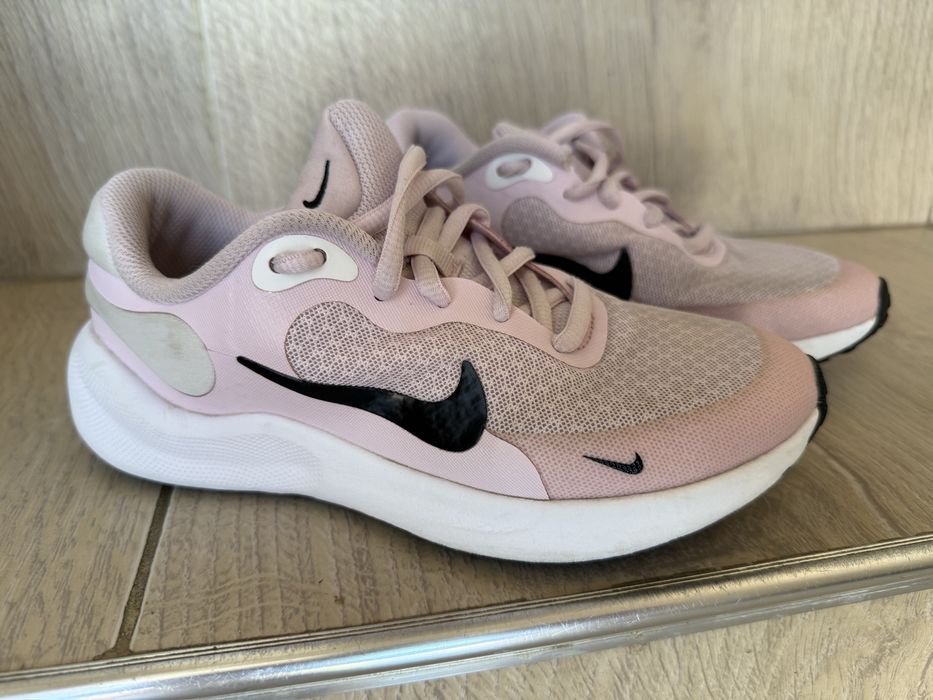 Маратонки Nike Revolution 7