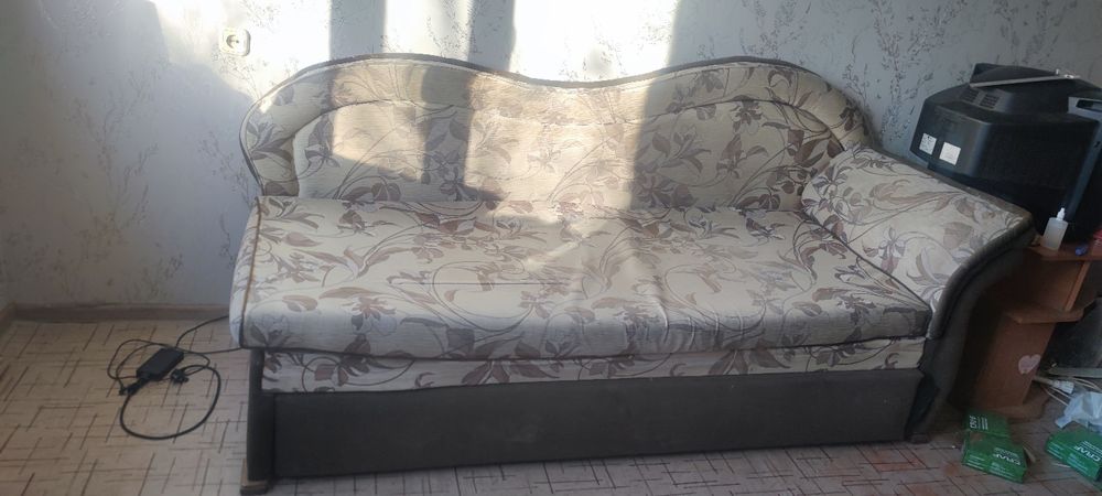 Диван б/у , раскладной