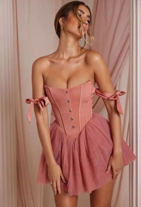 Рокля Oh polly с корсет