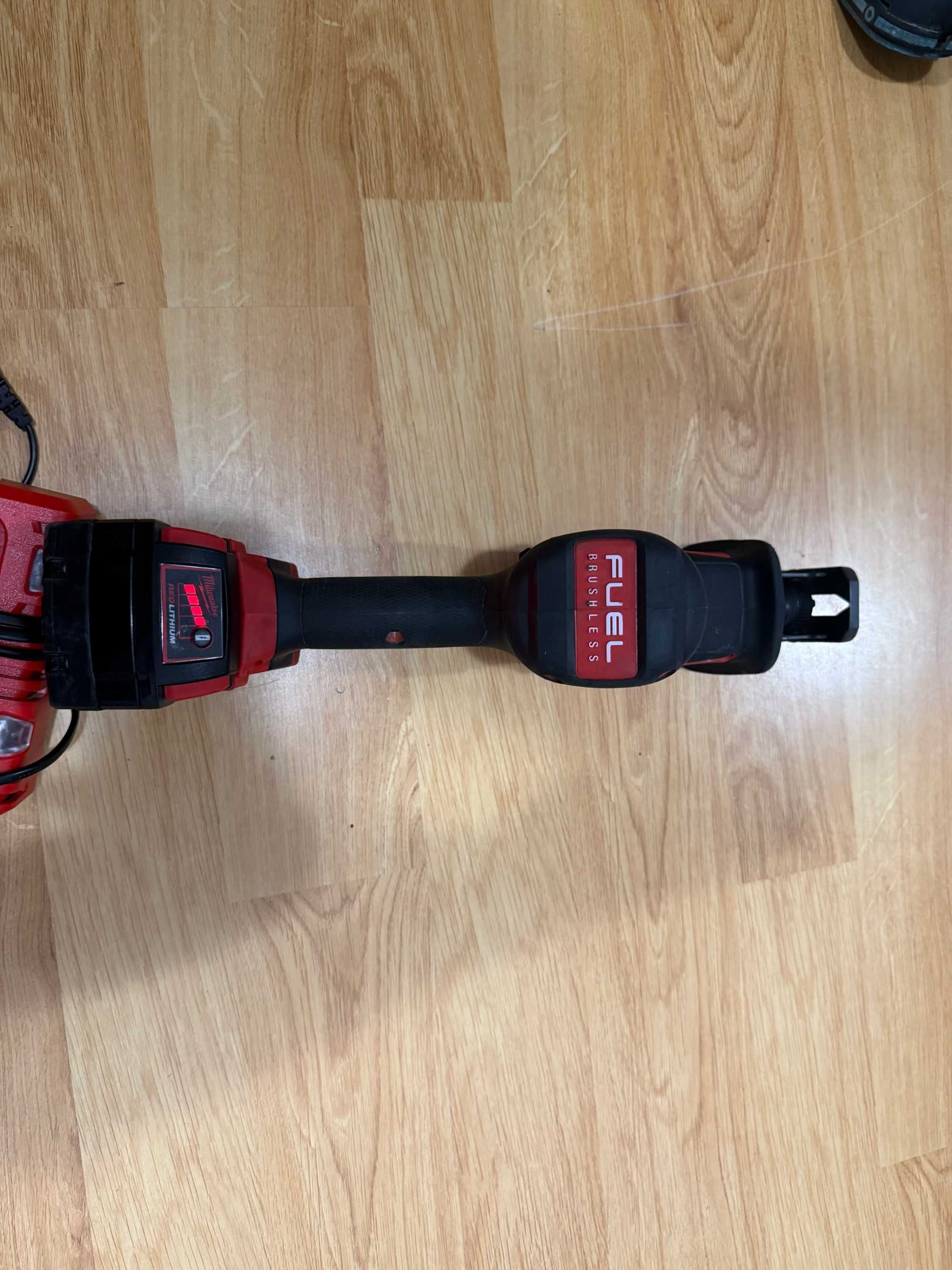 Milwaukee M18 FHZ Саблен трион