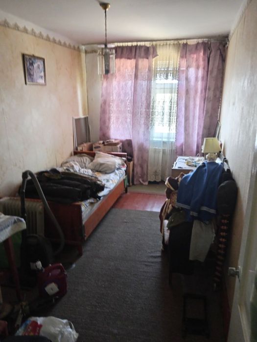 Чирчик шахар 4 м/р 3х Нархи 33.000$ Бош толов ва паспорт бн Ипотека