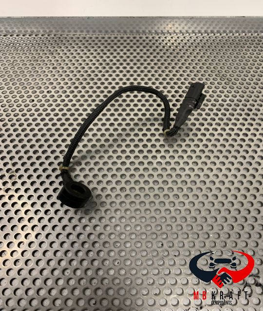 Senzor detonatie A0071531228 A 007 153 12 28 Mercedes-Benz E-Class W2