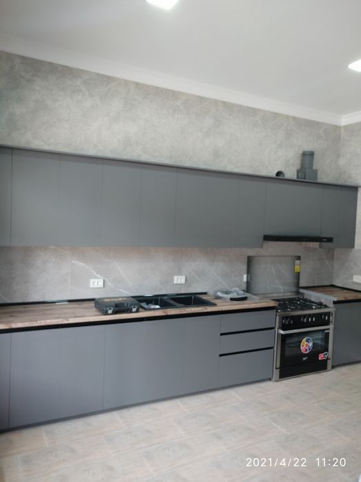 Кухони гарнитур шпон акрил на заказ