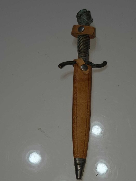 Pumnal Hubertus Rostfrei cu maner din bronz