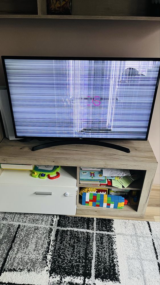 Телевозор LG 43инча