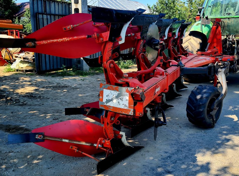 Plug reversibil cu 5 trupite KUHN VARI MASTER 152 4+1 brazde inalt