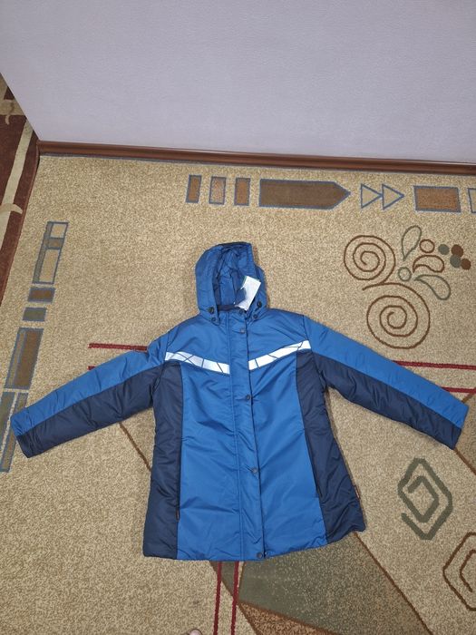 Продам новую зимнюю куртку .