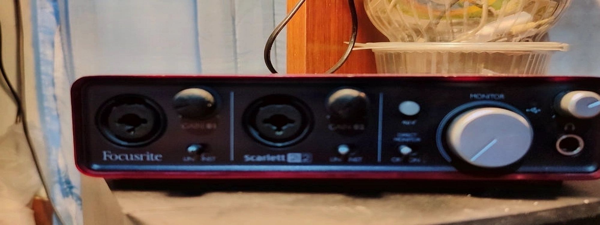 Звуковая карта Focusrite 2i2 1gen