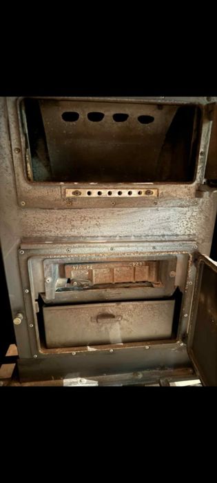 Soba din fonta adusa din Germania