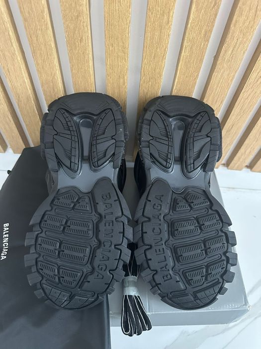Vand Balenciaga Track negrii