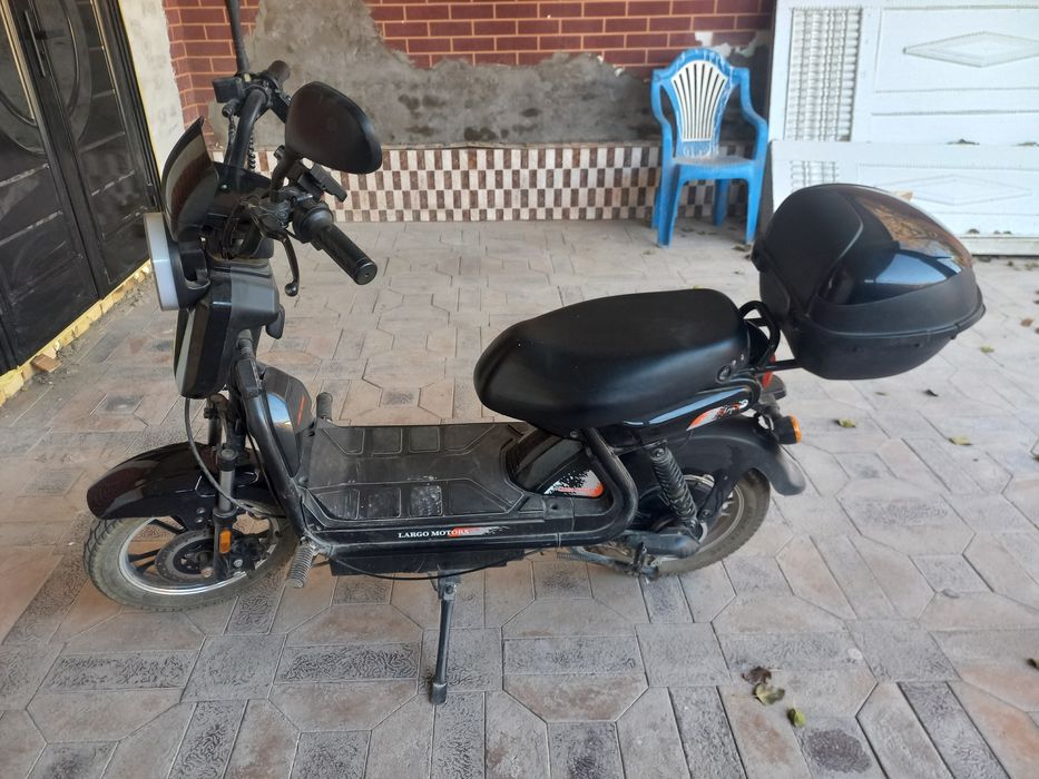 Скутер сотилади 70 80 к юриди 6 аккумуляторли