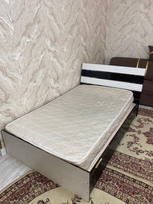 Продам кровать 1,5