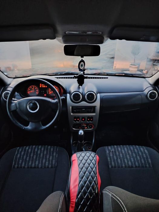 Logan MCV 1.5 ..7 locuri