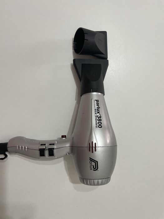 Продаю фен профессиональный.