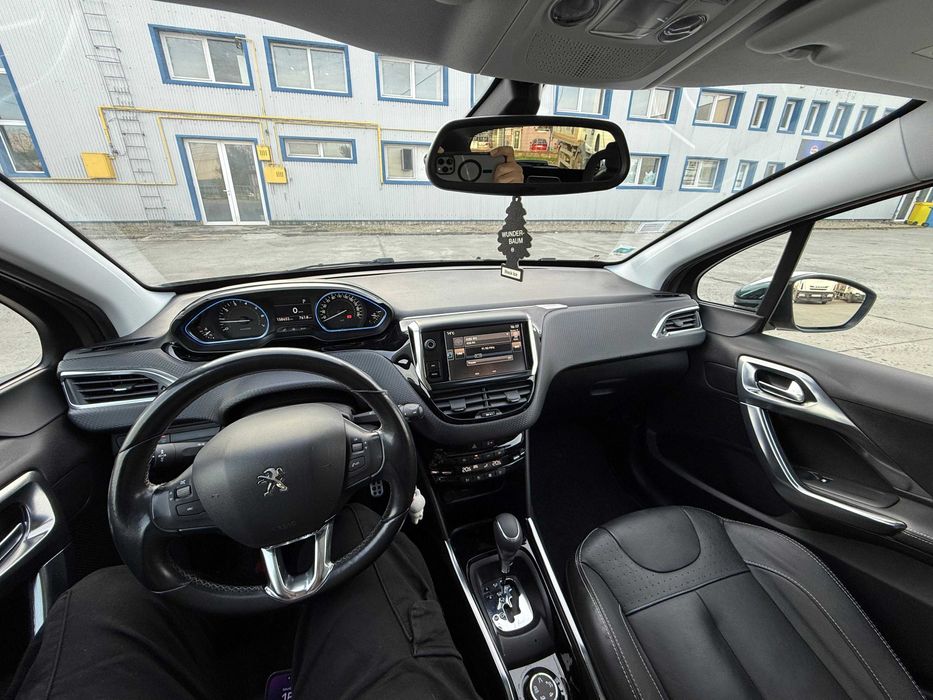 Peugeot 2008 – 1.2 Benzină, Automat 2016