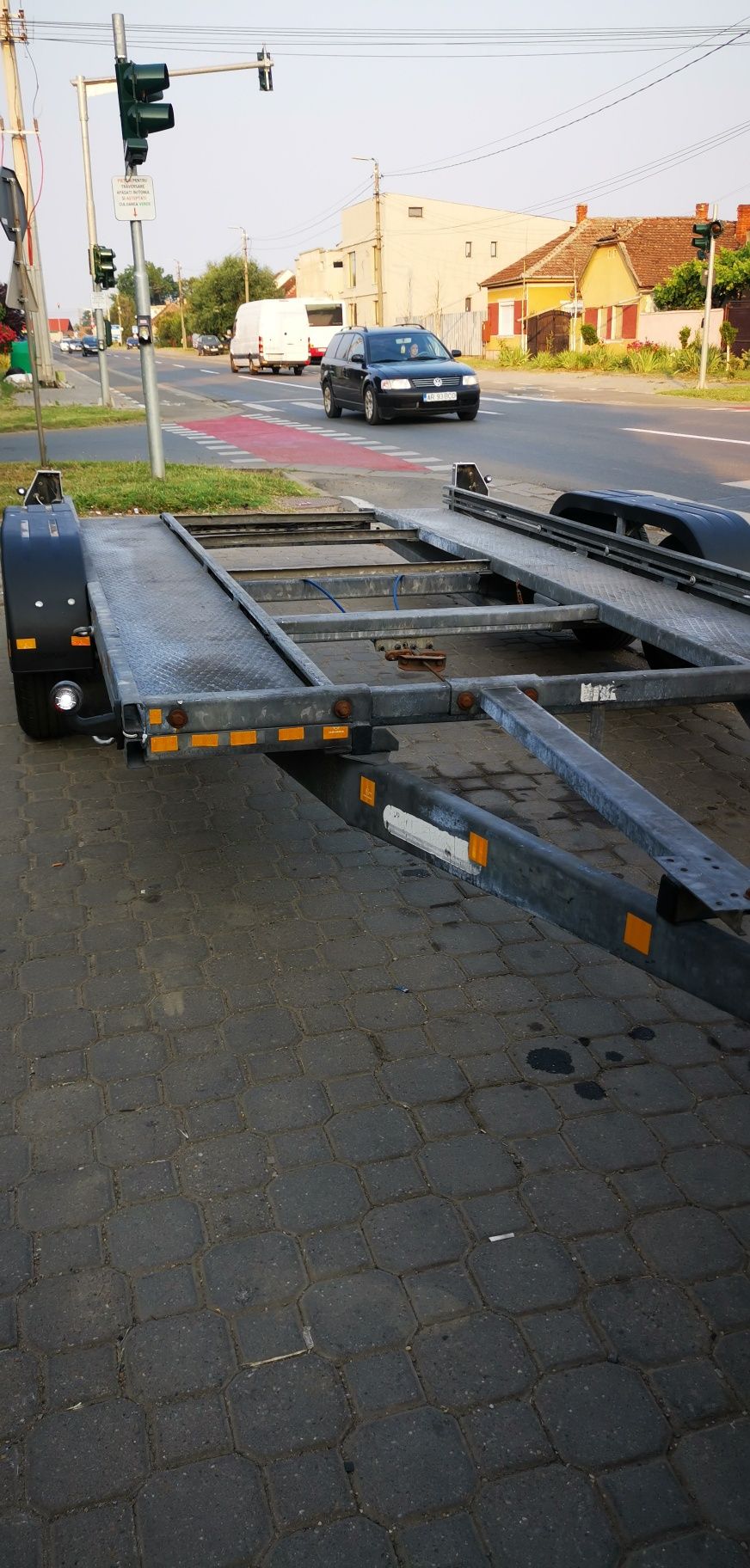Vând trailer 2700 kg
