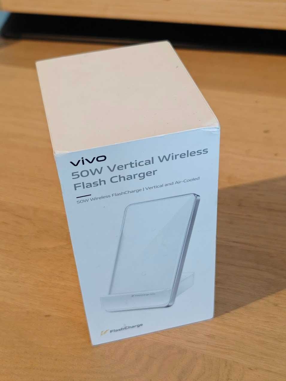 Vivo 50W Vertical Wireless Flash Charger / Безжично зарядно