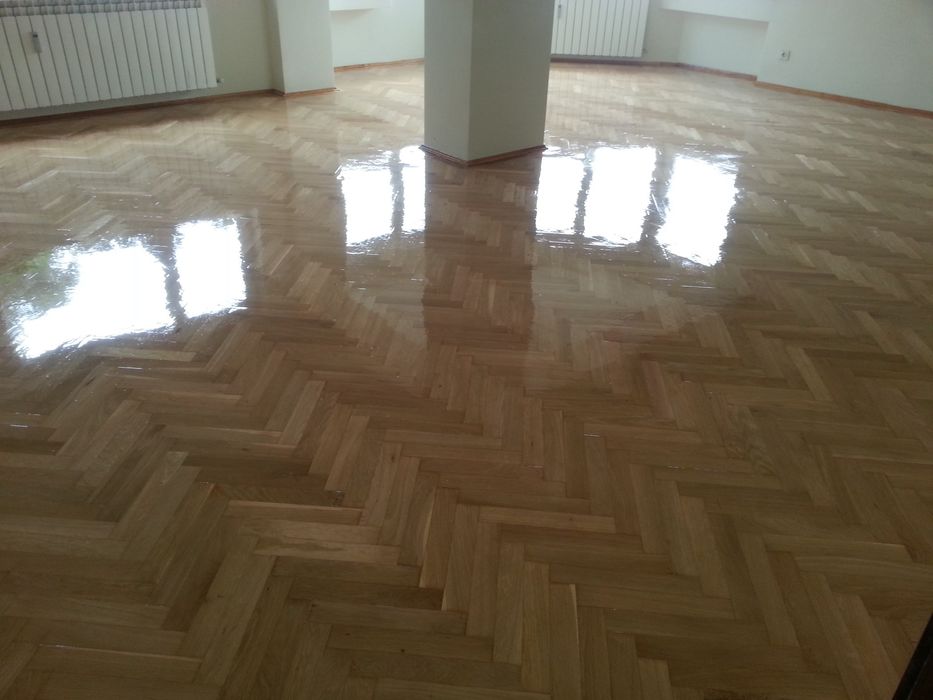 Montam, rașchetăm parchet  clasic și laminat
