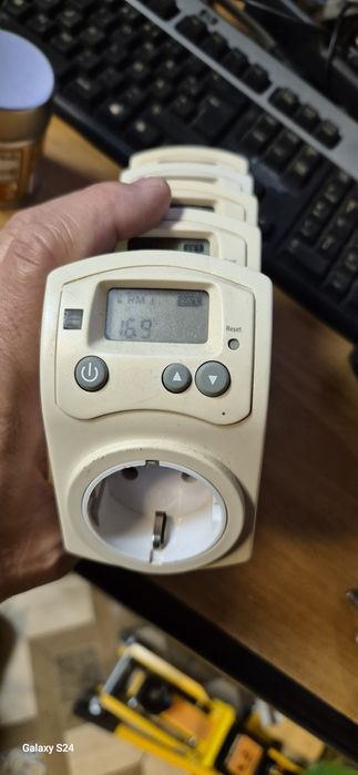 PRIZA termostat TH810T  16A /3680W