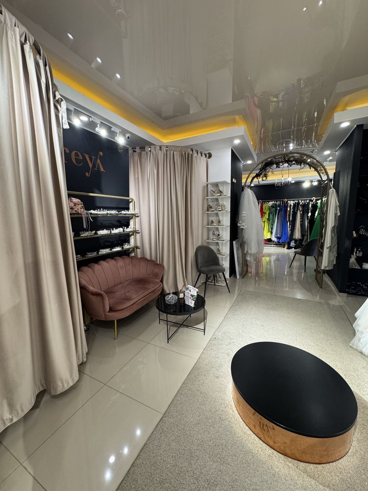 Spațiu 76 mp ultracentral – amenajat, vitrină mare, chirie ok