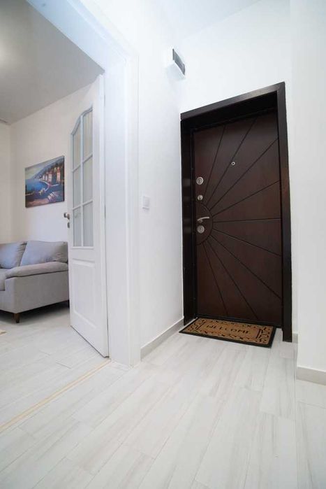 Дава се под наем Двустаен апартамент в София, Център - 42 кв.м за 765 € - Снимка #3