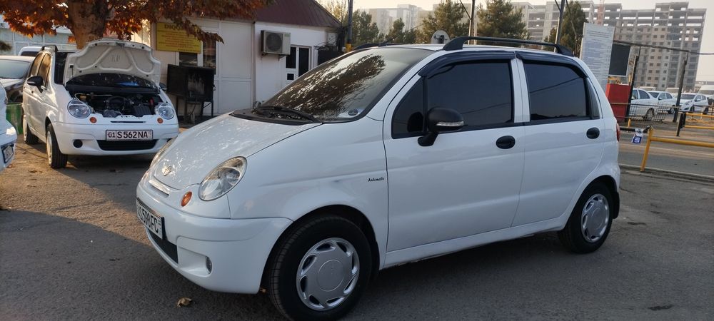 2009 avtamat 158000 km benzin holati ideal
