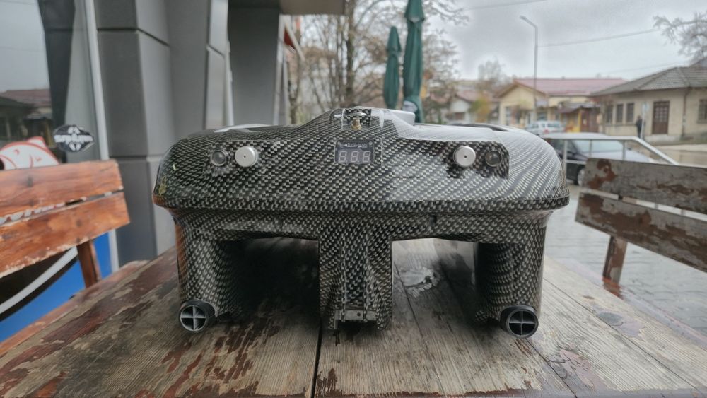 Лодка за захранване RT4 +сонар + GPS