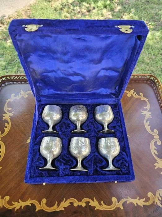 Set de pahare cu picior,ptr tarie