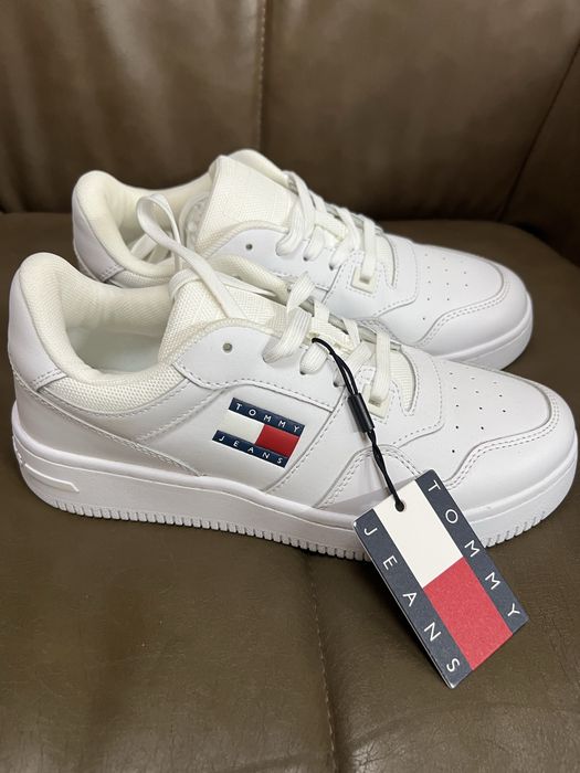 Маратонки Calvin Patrizia Pepe adidas givenchy steve madden nike karl