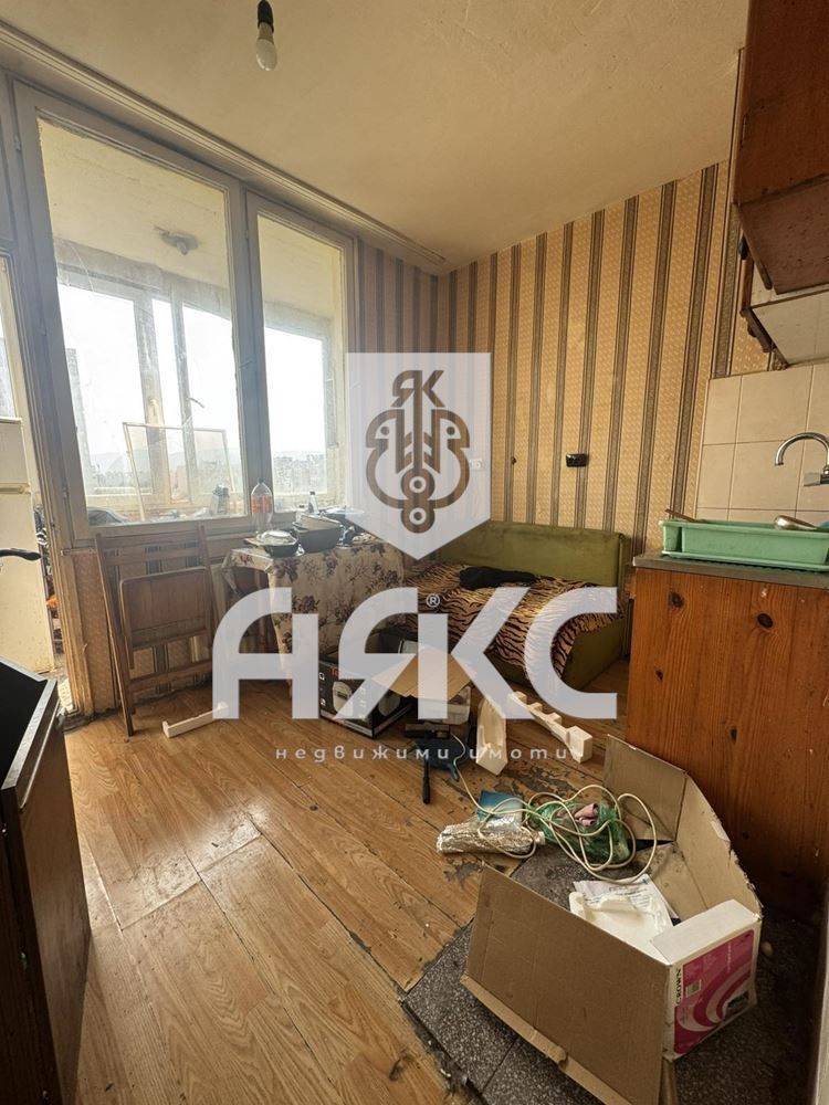 Двустаен апартамент в кв. Дружба 1