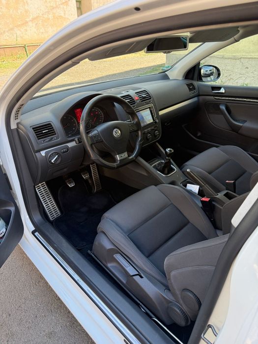 Golf 5 1.6 MPI Sport R line R32 GTI