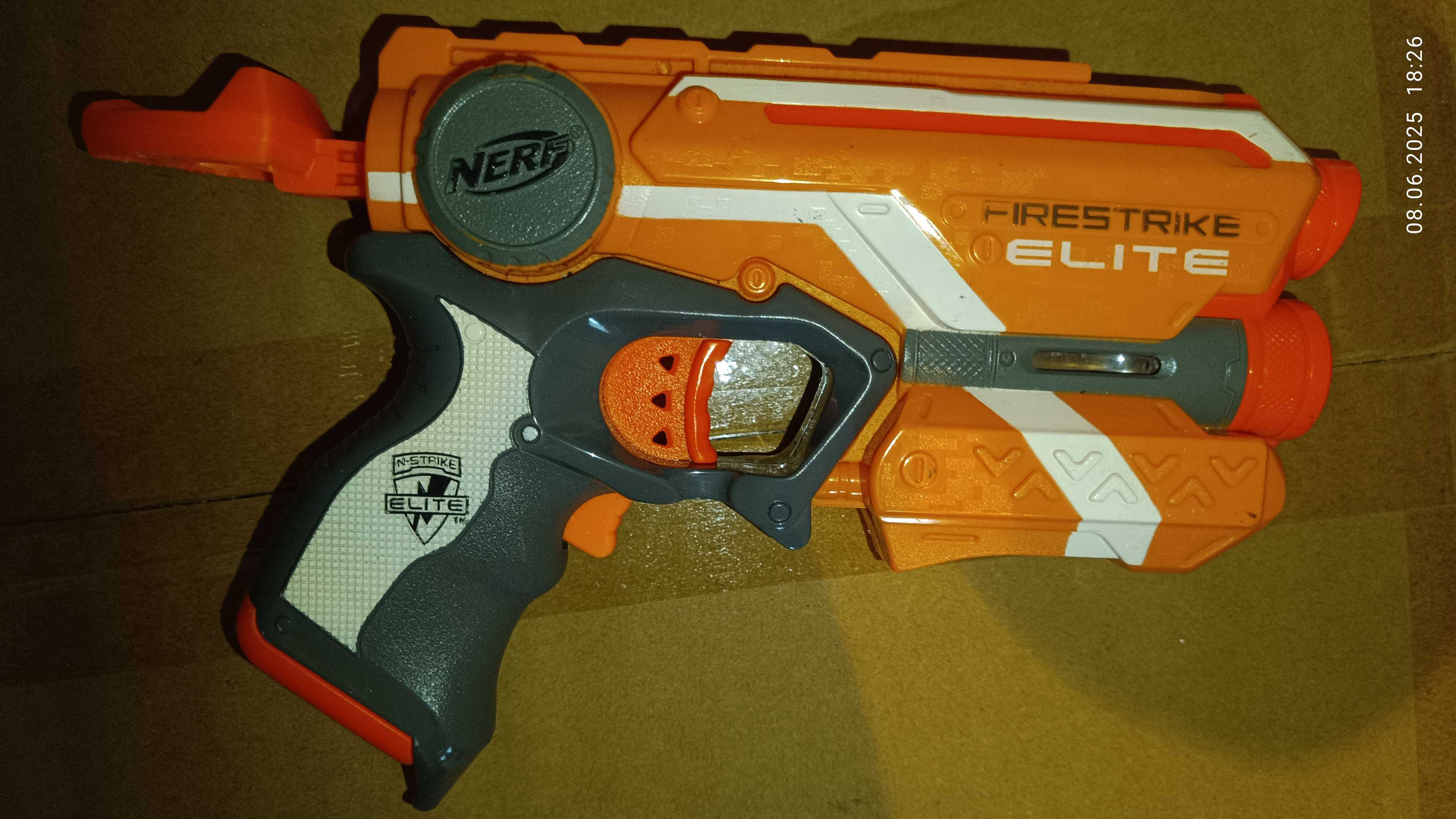 Продавам лот от 7 бр. NERF детски пушки и пистолети.