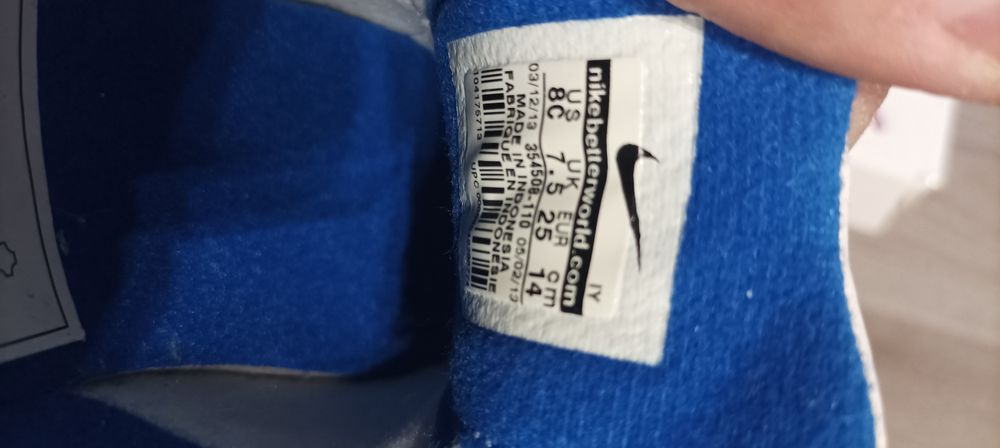 Vând adidasi Nike