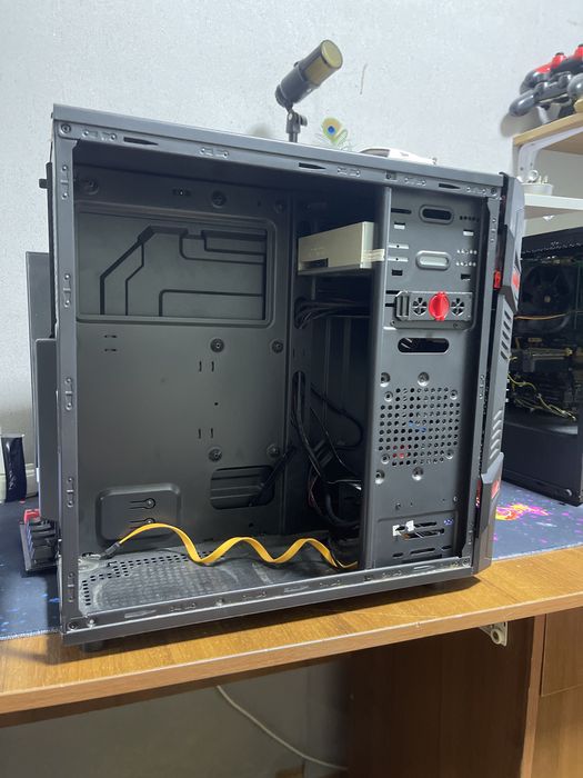 Корпус для материнской платы размера ATX