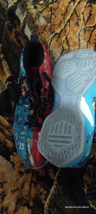 Продаю кроссовки 43 размер