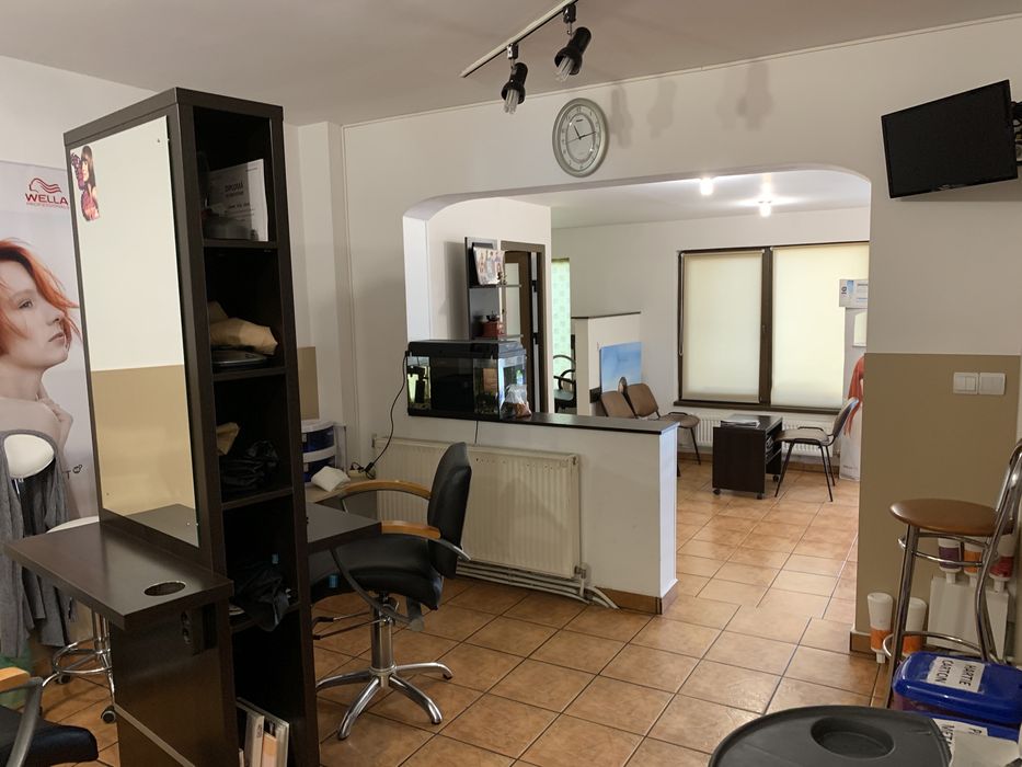 Salon infrumusetare inchiriem post lucru coafura frizerie si spatiu9mp