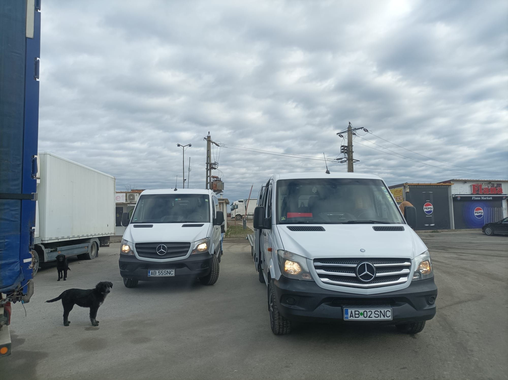 Inchiriez 8+1 locuri doar cu sofer (prestari servicii transport)