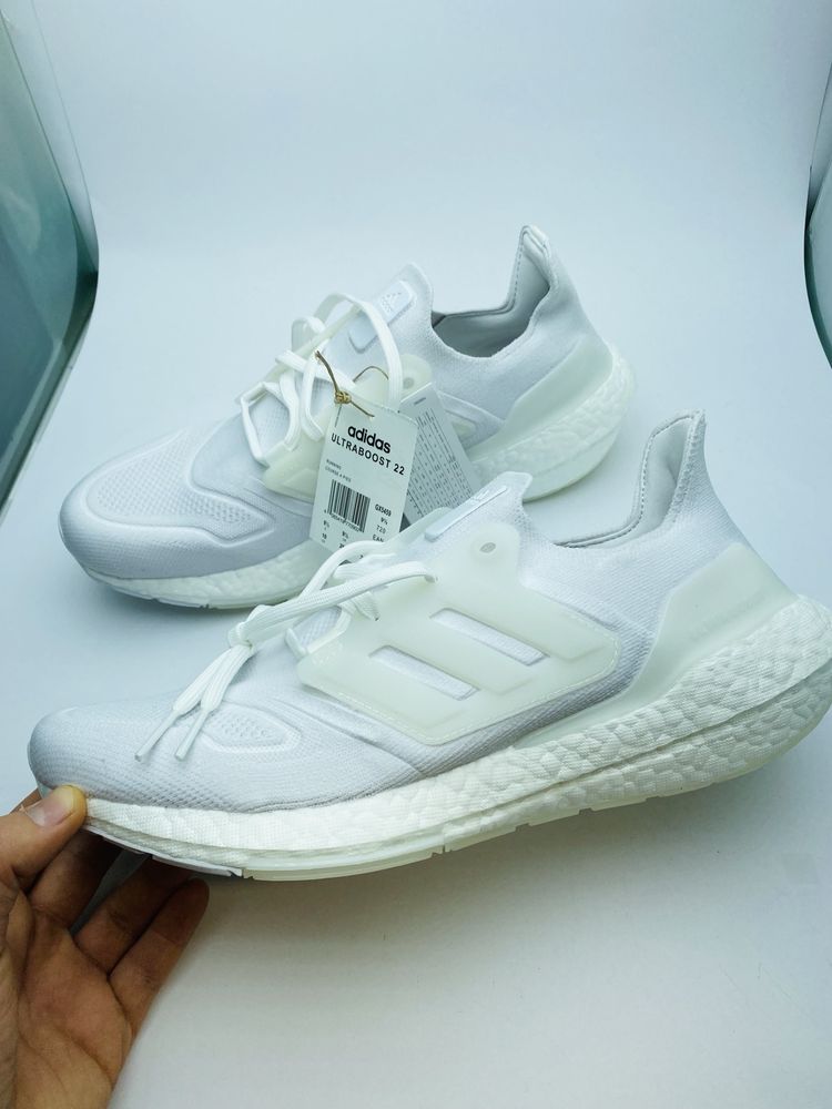 Adidas Ultraboost 22 - noi - albi - la cutie - originali - 43/44